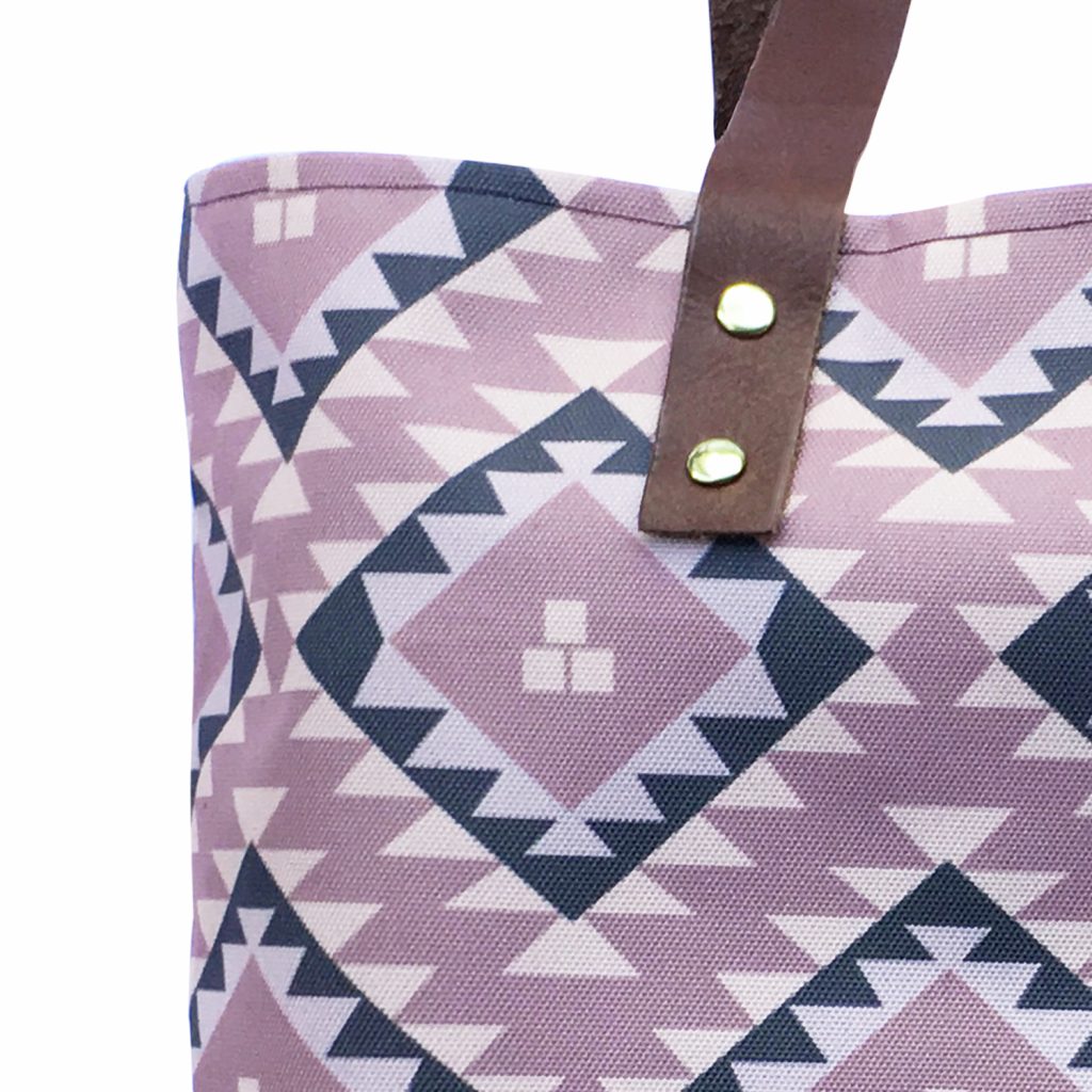 dizajnerska torba sa ornamentom Twiga Pattern Bazaar